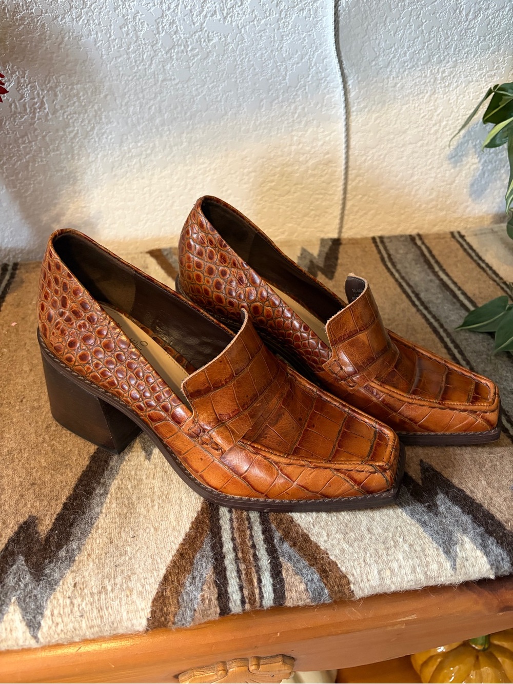 Vince Camuto Segellis block heel Croc-Embossed Tan Loafers